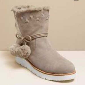 JACK ROGERS Vera gray suede Pom Pom boots size 9